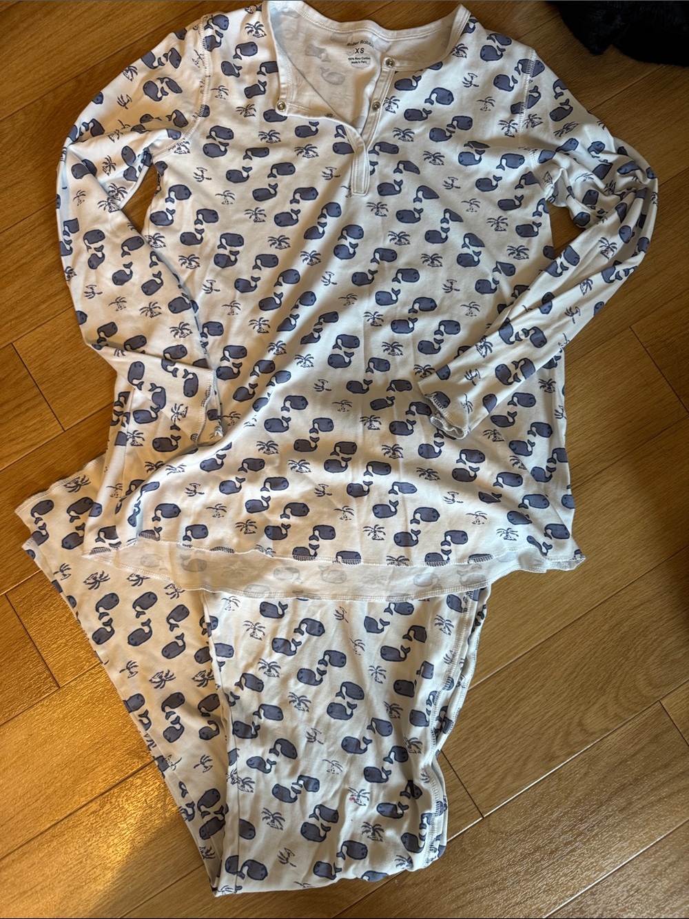 Roller rabbit women's White and Blue Whale Print Pajama Set x small